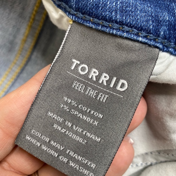 Torrid Premium Denim Shorts - Picture 4 of 8